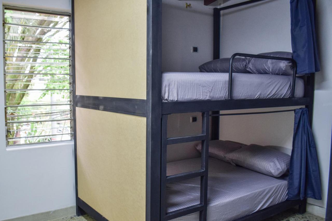 Area 51 Hostel Medellín Eksteriør bilde